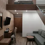 Star 4*