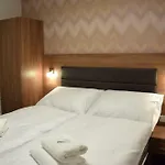 Star 4*