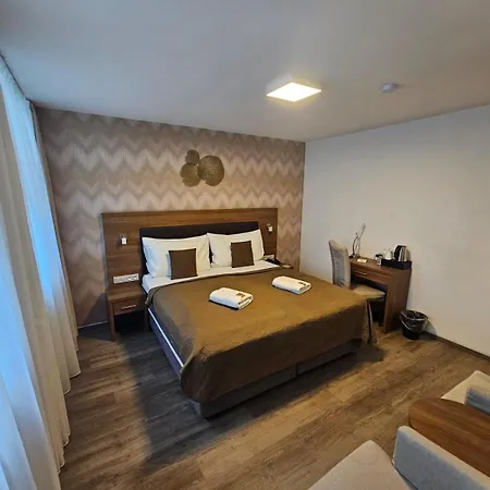 Hotel Star 4*
