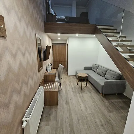 Star 4*