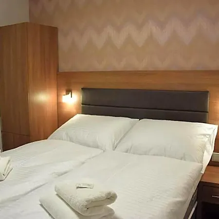 Star Hotel