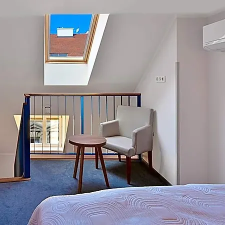 Hotel Star 4*