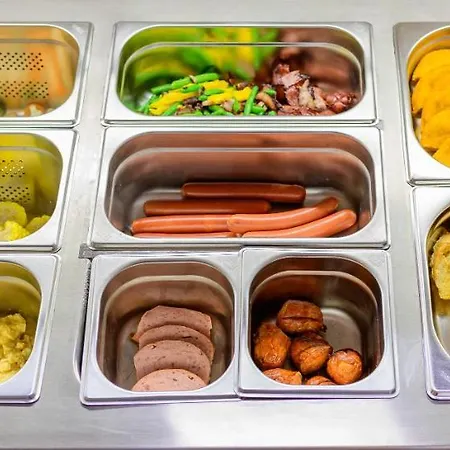 ستار 4* براغ